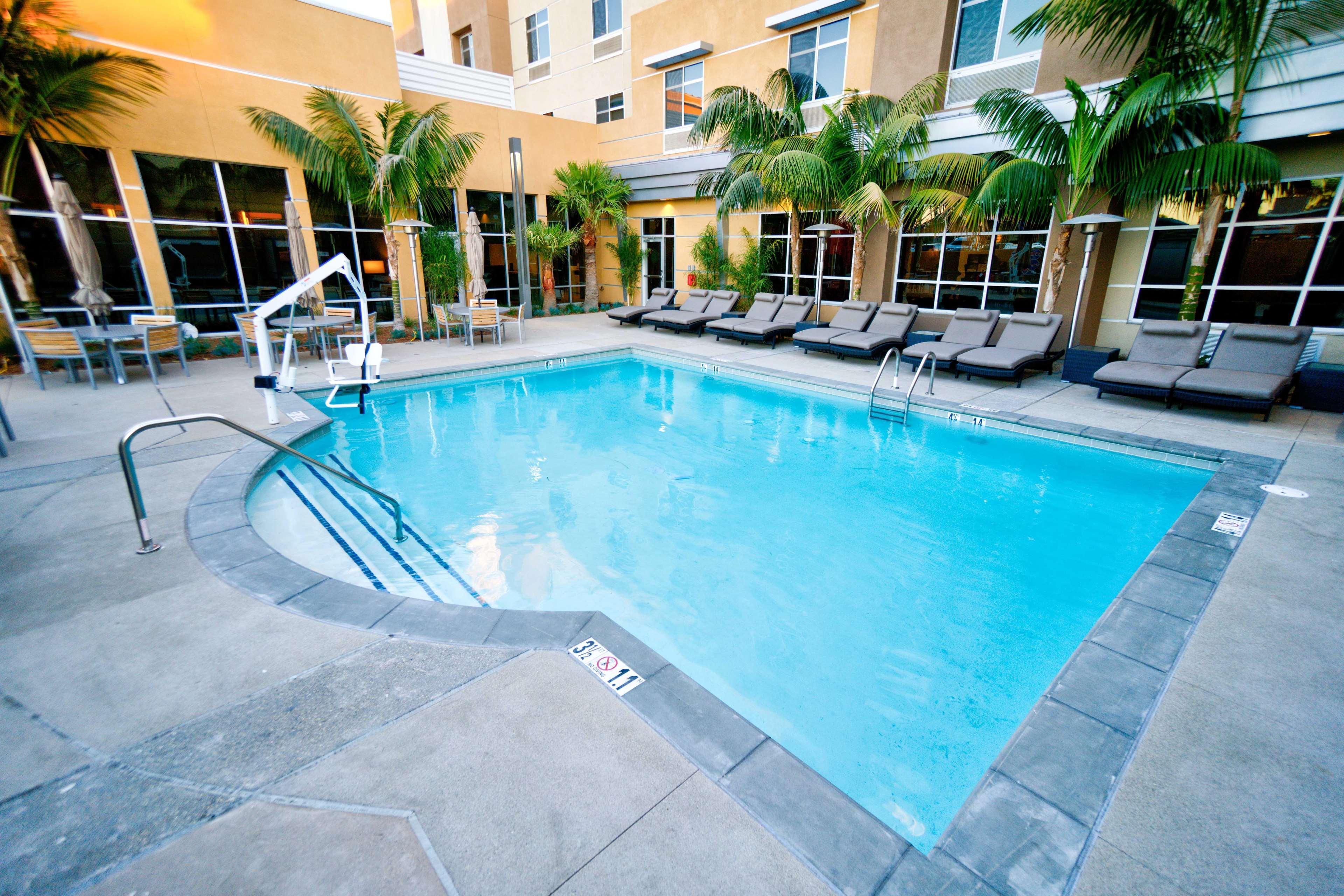 Hilton Garden Inn Santa Barbara/Goleta Eksteriør billede