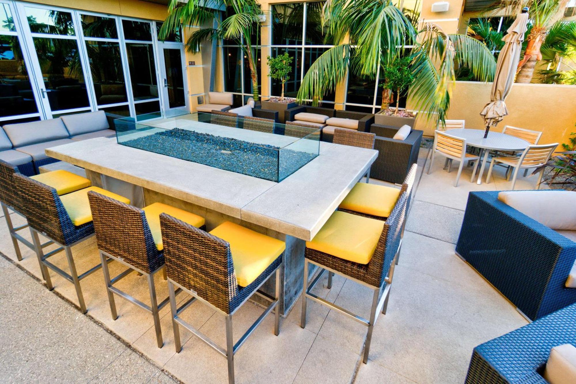 Hilton Garden Inn Santa Barbara/Goleta Eksteriør billede